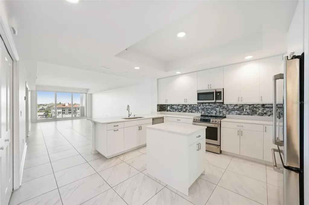 125 Island Way Clearwater Beach FL 33767