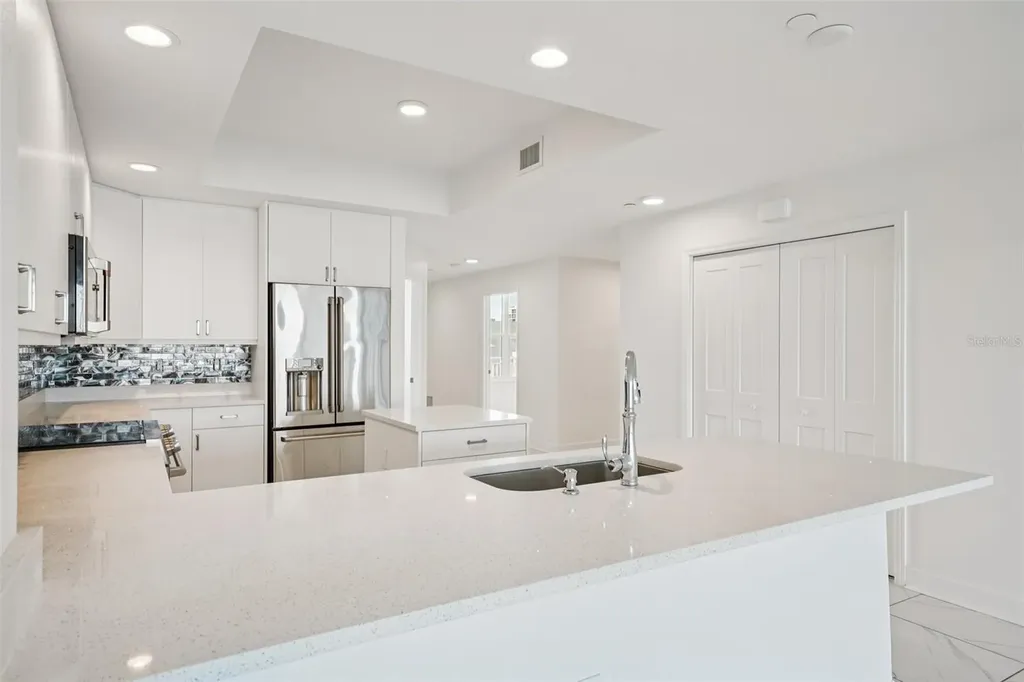 125 Island Way Clearwater Beach FL 33767
