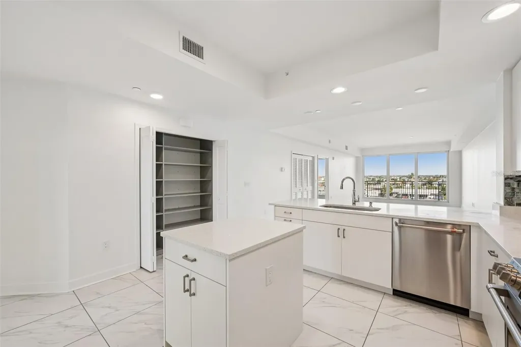 125 Island Way Clearwater Beach FL 33767