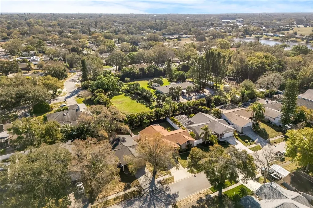 2483 Islander Court Palm Harbor FL 34683