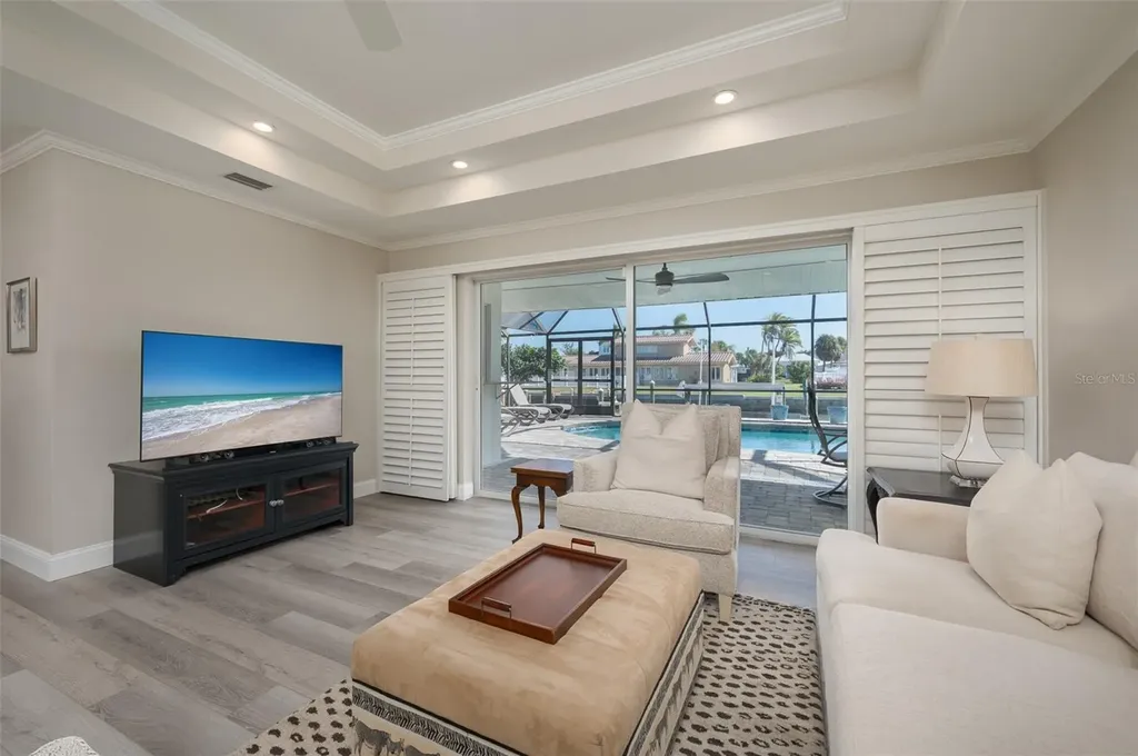 548 Gunwale Lane Longboat Key FL 34228