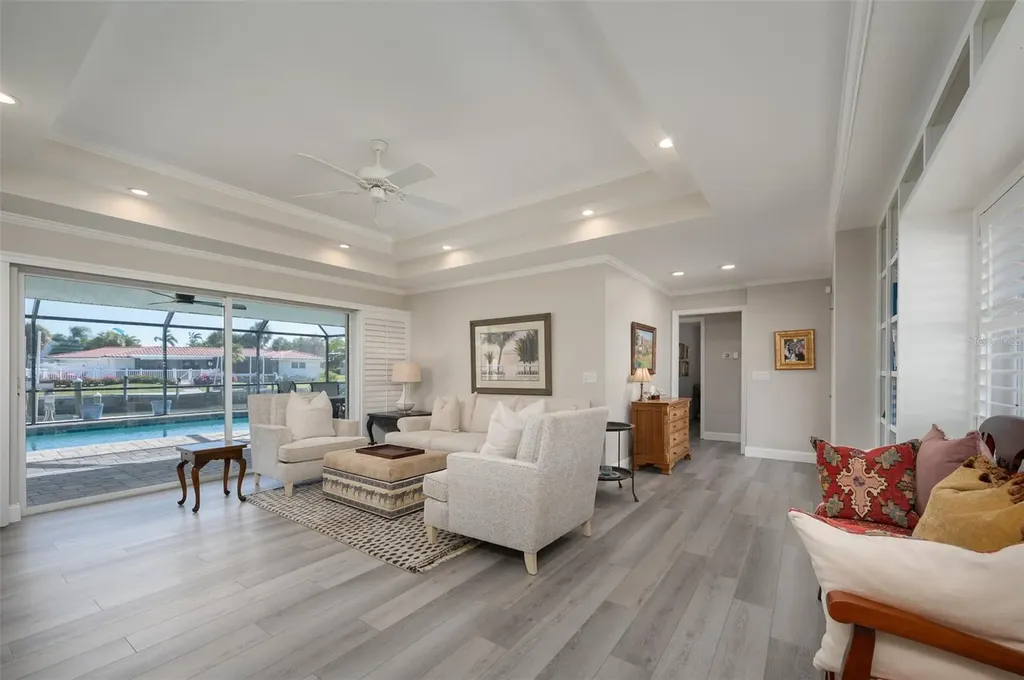 548 Gunwale Lane Longboat Key FL 34228