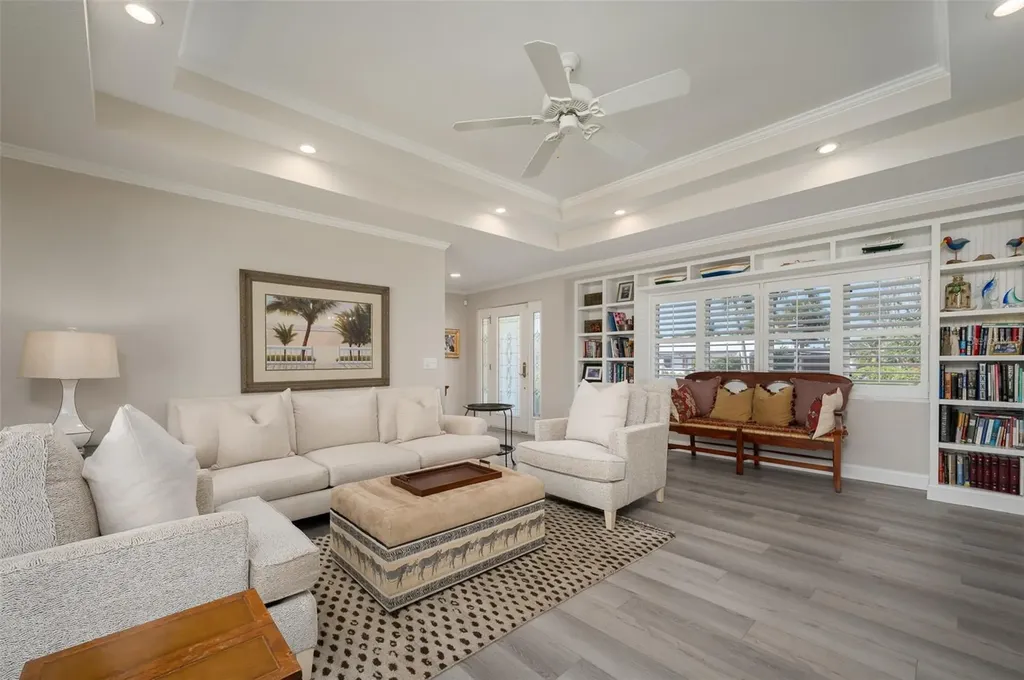 548 Gunwale Lane Longboat Key FL 34228