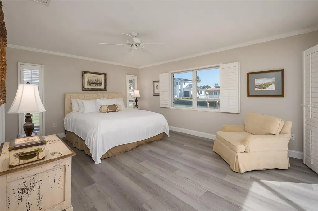 548 Gunwale Lane Longboat Key FL 34228