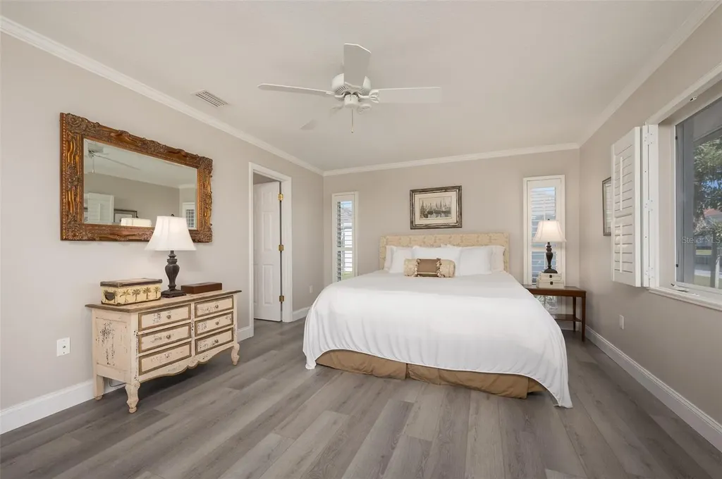 548 Gunwale Lane Longboat Key FL 34228