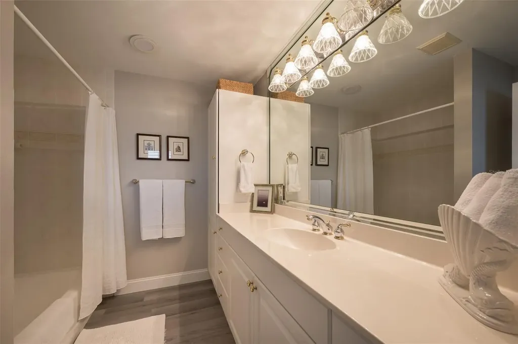 548 Gunwale Lane Longboat Key FL 34228