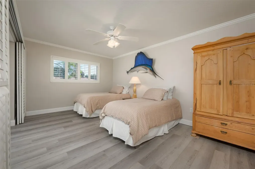 548 Gunwale Lane Longboat Key FL 34228