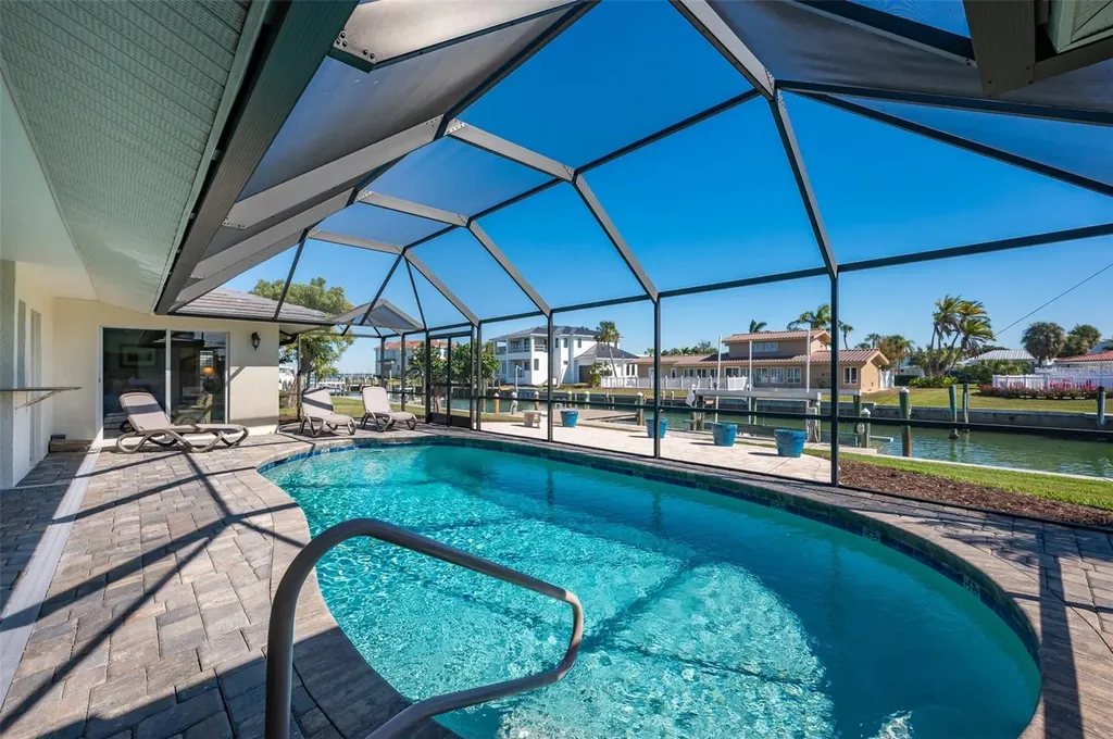 548 Gunwale Lane Longboat Key FL 34228
