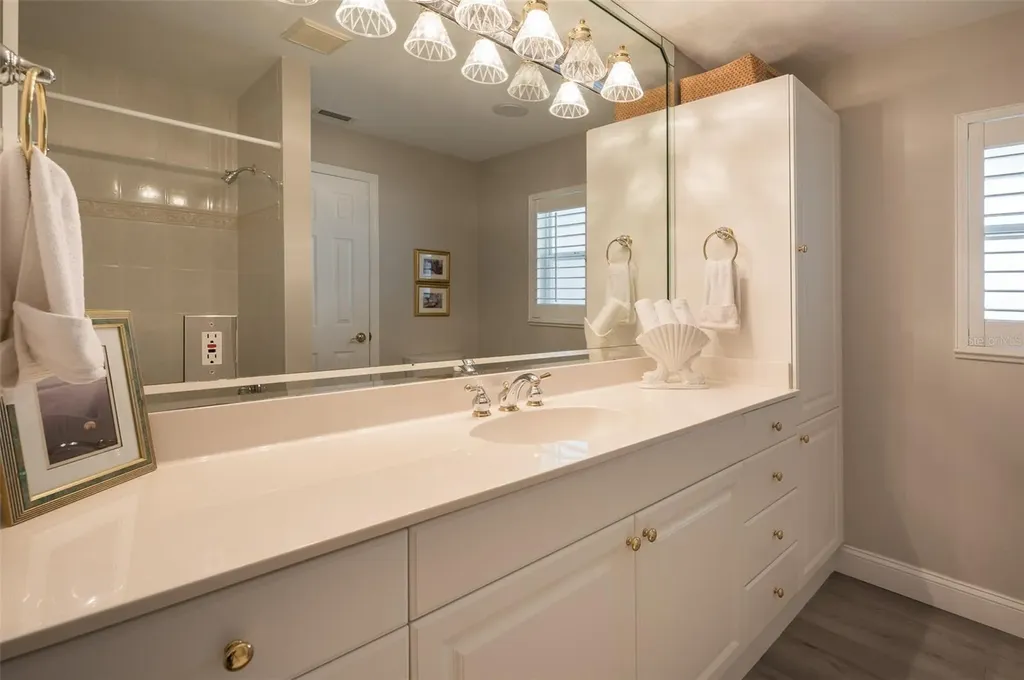 548 Gunwale Lane Longboat Key FL 34228