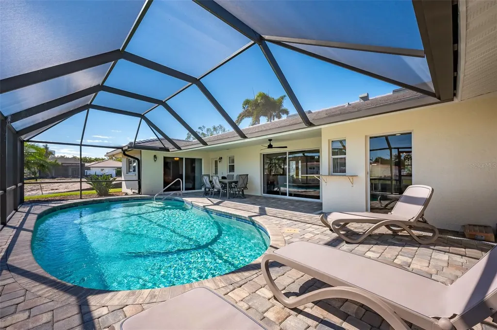 548 Gunwale Lane Longboat Key FL 34228