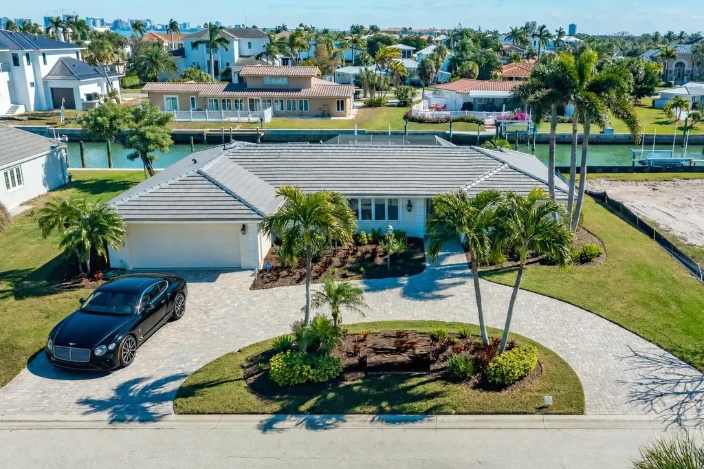 548 Gunwale Lane Longboat Key FL 34228