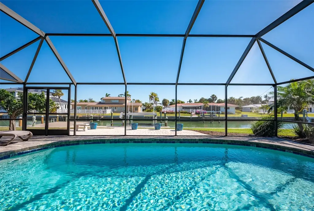 548 Gunwale Lane Longboat Key FL 34228