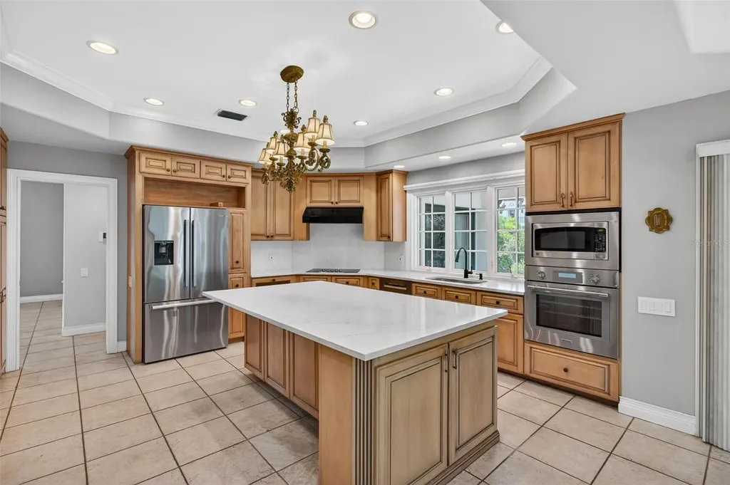 1100 Tortuga Circle NE St Petersburg FL 33702