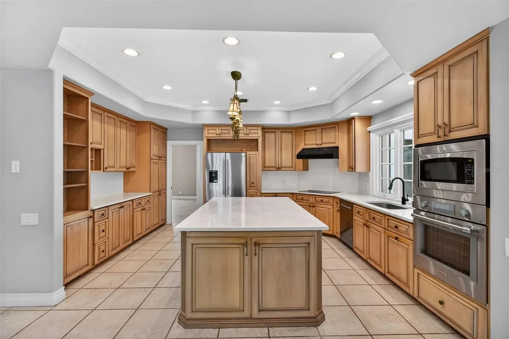 1100 Tortuga Circle NE St Petersburg FL 33702