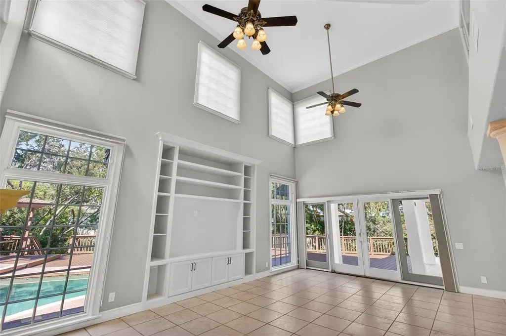1100 Tortuga Circle NE St Petersburg FL 33702