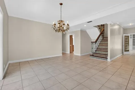 1100 Tortuga Circle NE St Petersburg FL 33702