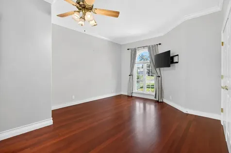 1100 Tortuga Circle NE St Petersburg FL 33702