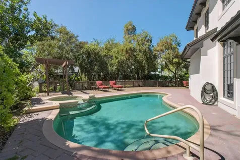 1100 Tortuga Circle NE St Petersburg FL 33702