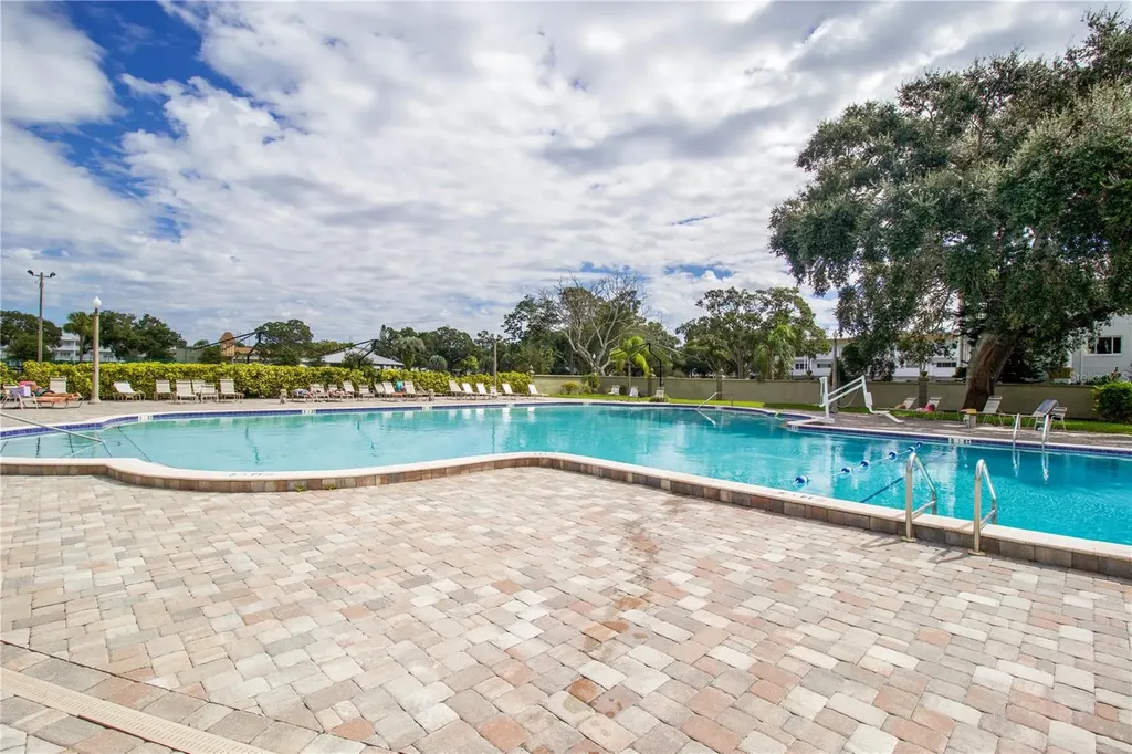 2428 Columbia Drive Clearwater FL 33763