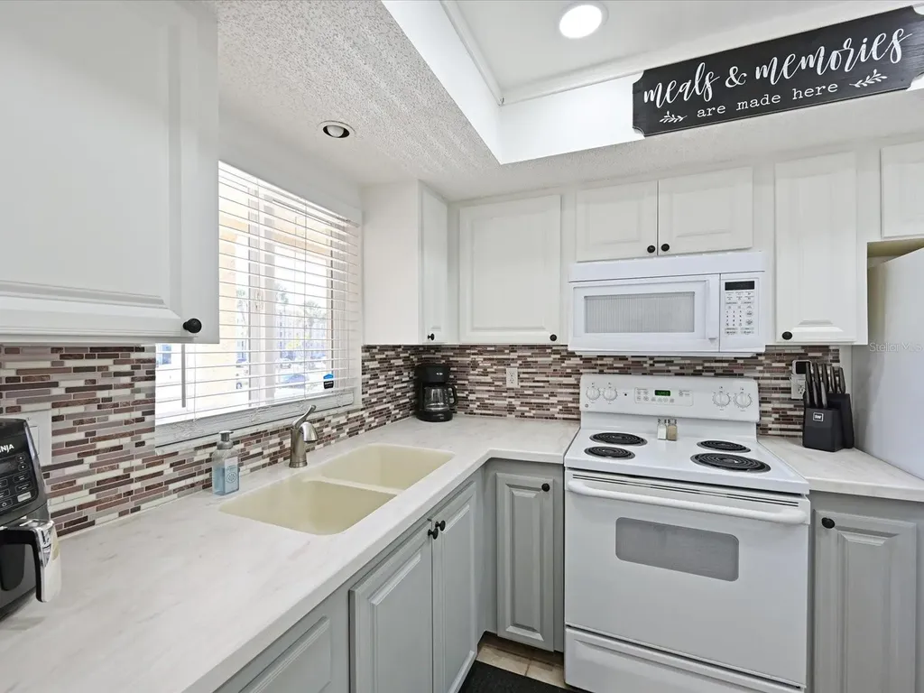 3563 Lake Bayshore Drive Bradenton FL 34205
