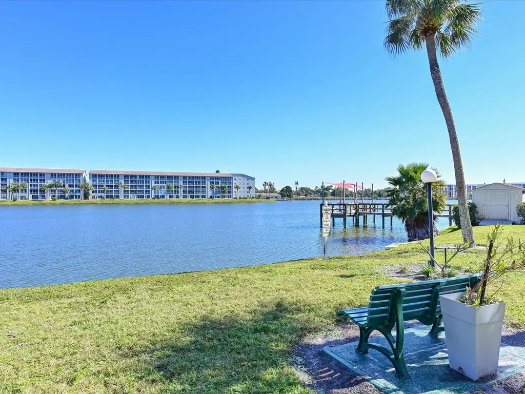 3563 Lake Bayshore Drive Bradenton FL 34205