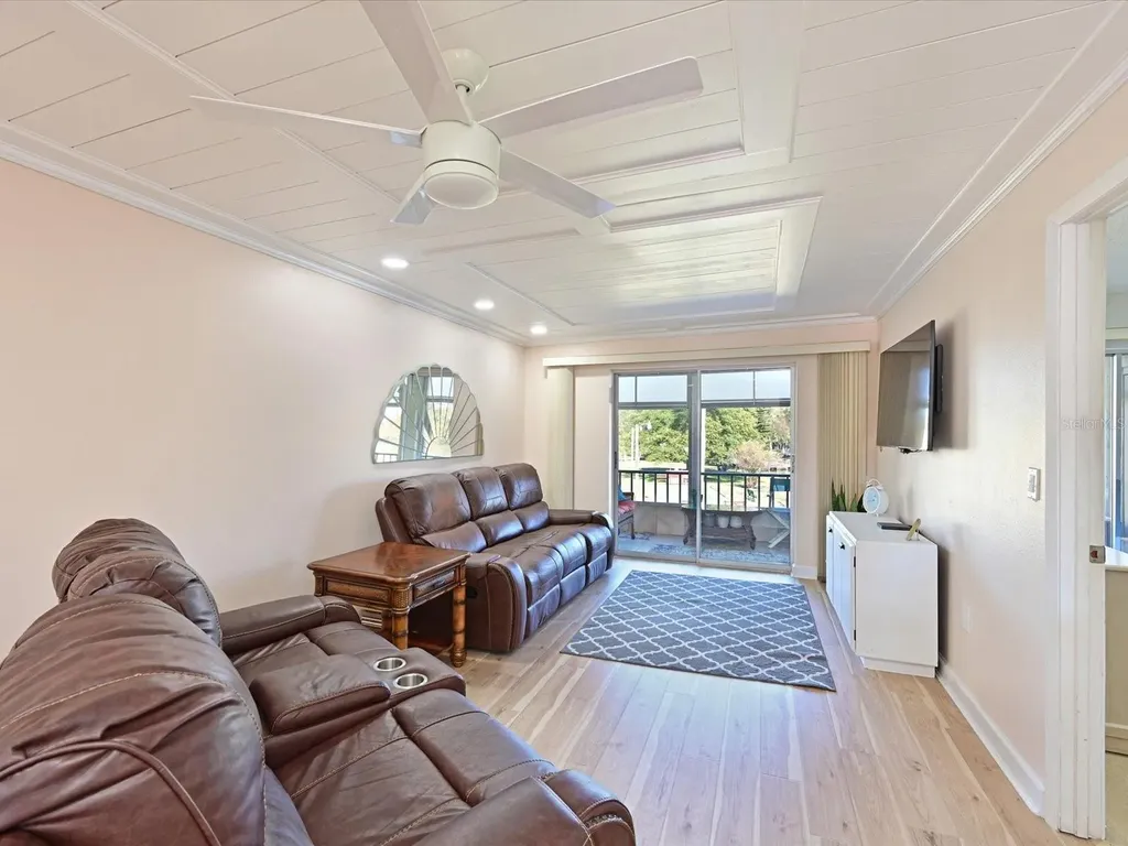 3563 Lake Bayshore Drive Bradenton FL 34205