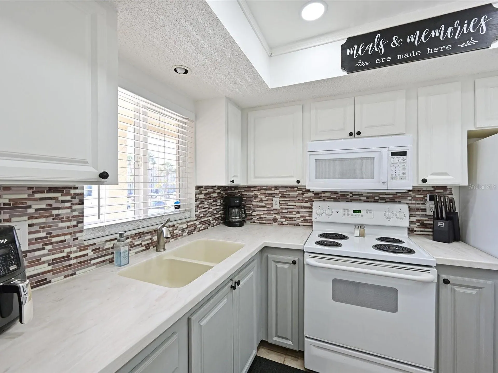 3563 Lake Bayshore Drive Bradenton FL 34205