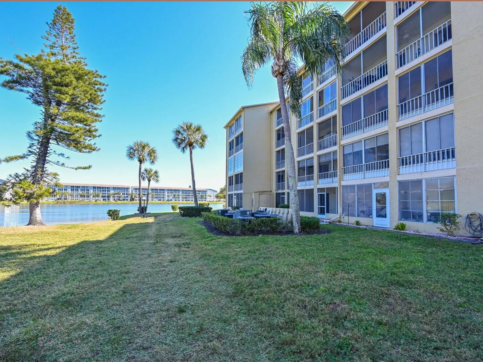 3563 Lake Bayshore Drive Bradenton FL 34205