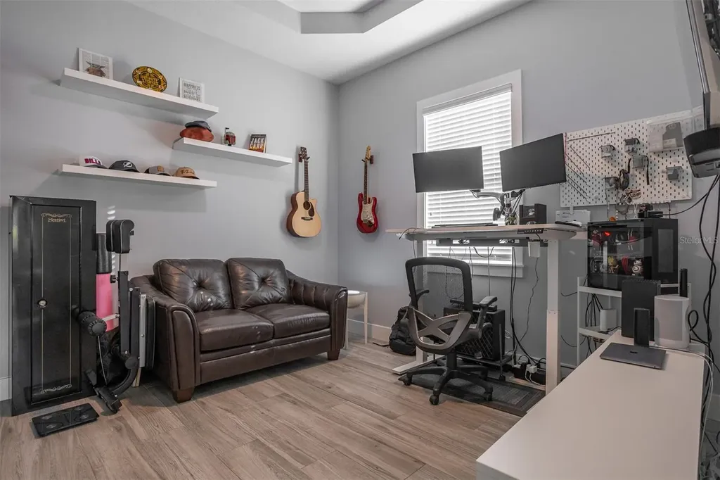 3301 W Dewey Street Tampa FL 33607