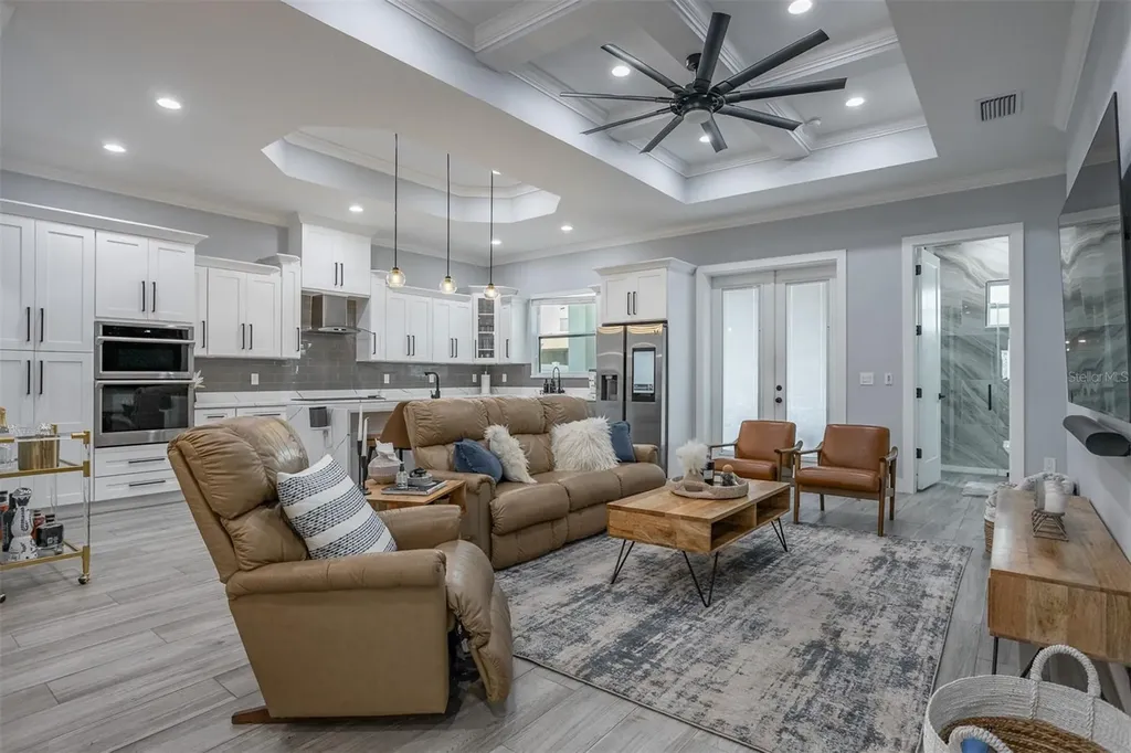 3301 W Dewey Street Tampa FL 33607
