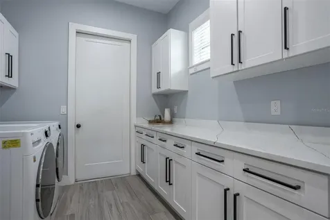 3301 W Dewey Street Tampa FL 33607