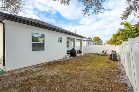 3301 W Dewey Street Tampa FL 33607