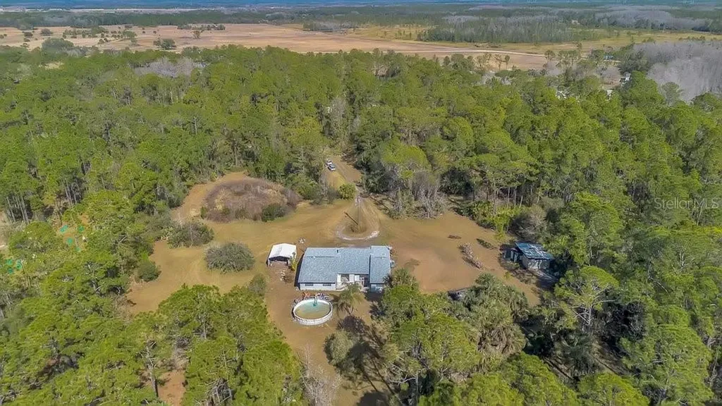 425 Scooter Point Geneva FL 32732