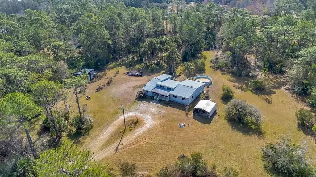 425 Scooter Point Geneva FL 32732