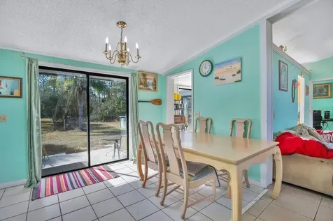 425 Scooter Point Geneva FL 32732