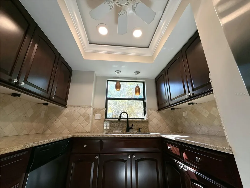 13516 Palmwood Lane Tampa FL 33618
