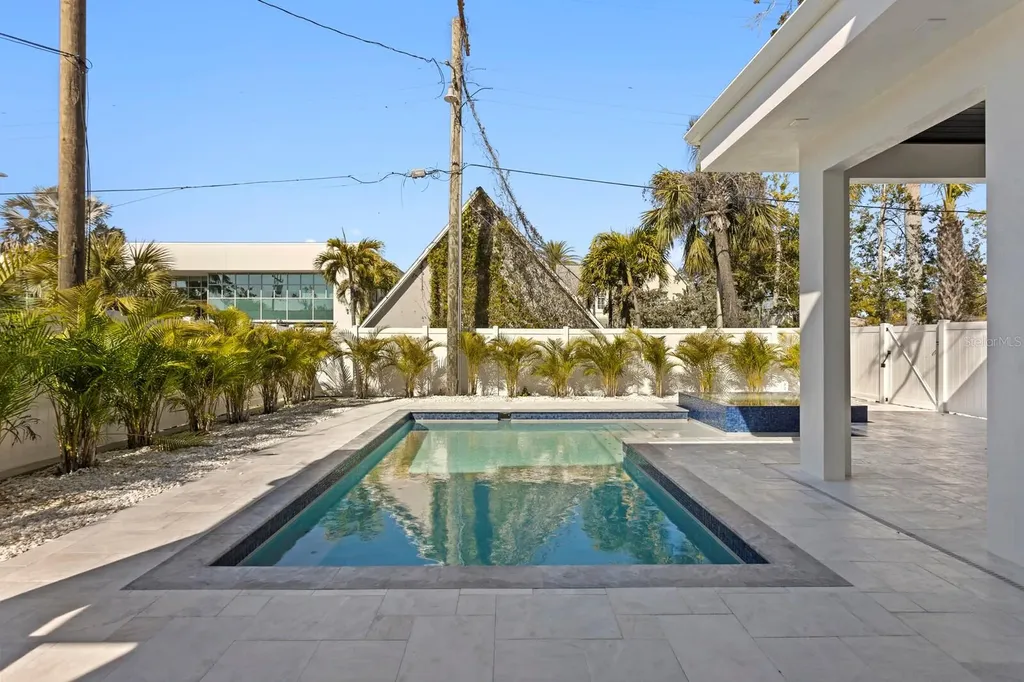 2089 Arlington Street Sarasota FL 34239