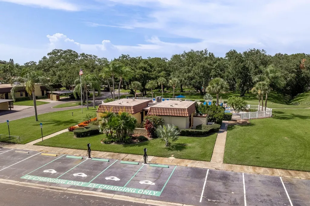 1701 Pinehurst Road Dunedin FL 34698