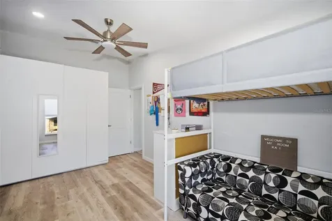 1826 Nebraska Avenue NE St Petersburg FL 33703