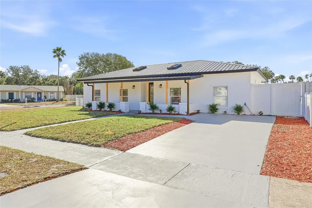 6529 S West Shore Circle Tampa FL 33616