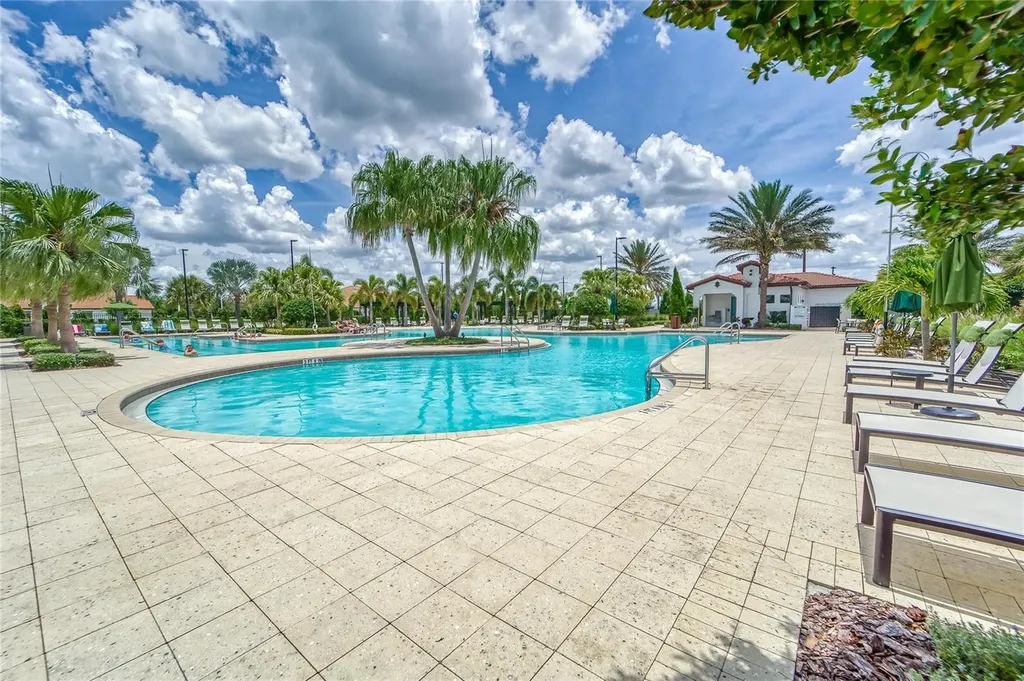 16909 April Plush Drive Wimauma FL 33598