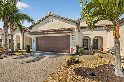 16909 April Plush Drive Wimauma FL 33598