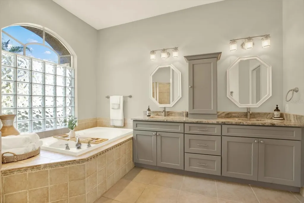 17217 Tiffany Shore Drive Lutz FL 33549
