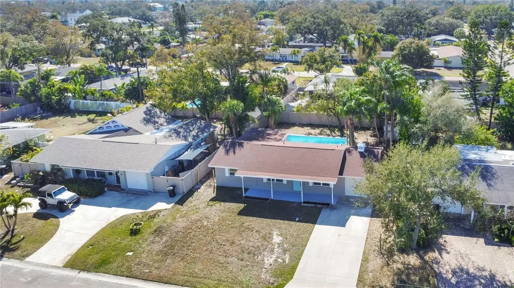 214 45th Avenue NE St Petersburg FL 33703