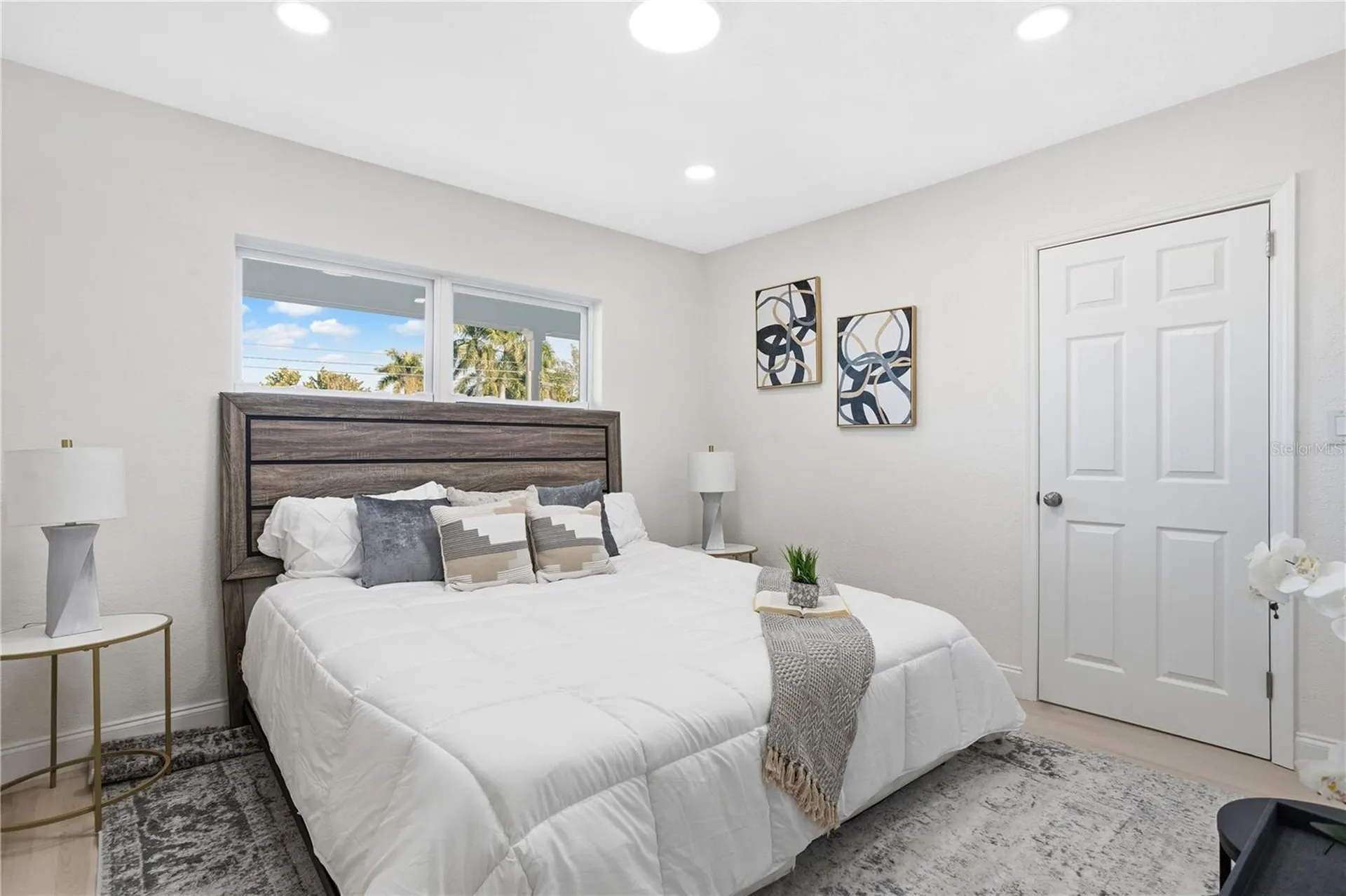 214 45th Avenue NE St Petersburg FL 33703