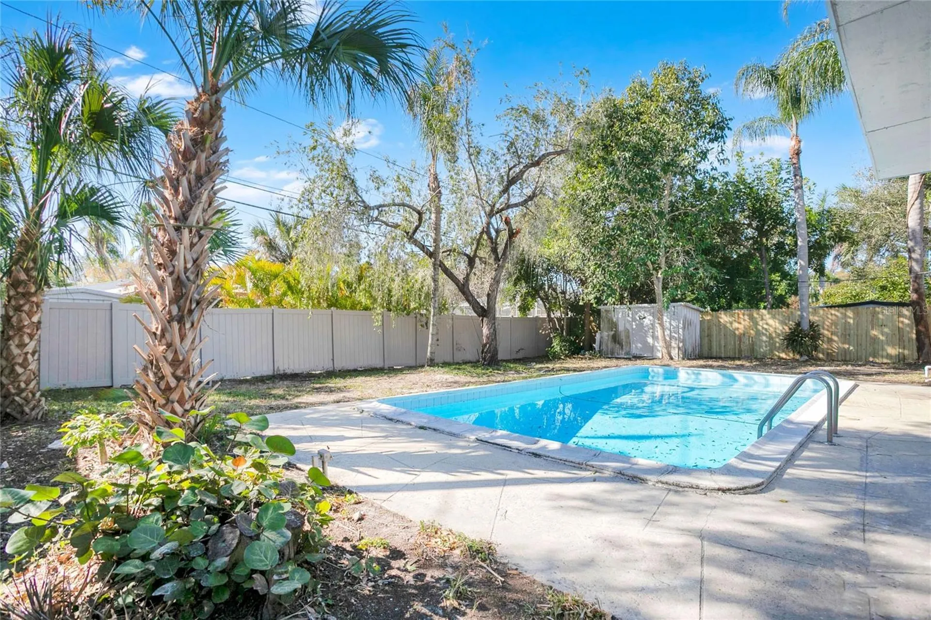 214 45th Avenue NE St Petersburg FL 33703