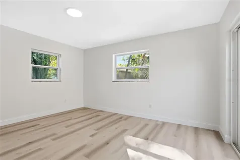 214 45th Avenue NE St Petersburg FL 33703