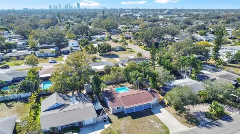 214 45th Avenue NE St Petersburg FL 33703