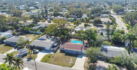 214 45th Avenue NE St Petersburg FL 33703