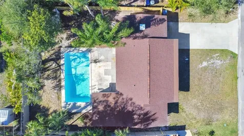 214 45th Avenue NE St Petersburg FL 33703